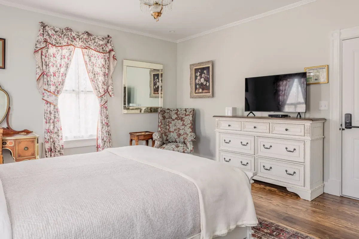 Dickens Suite bedroom alternate angle