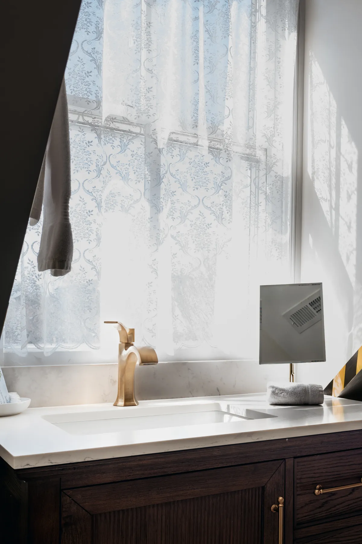 Edison Room en-suite bathroom
